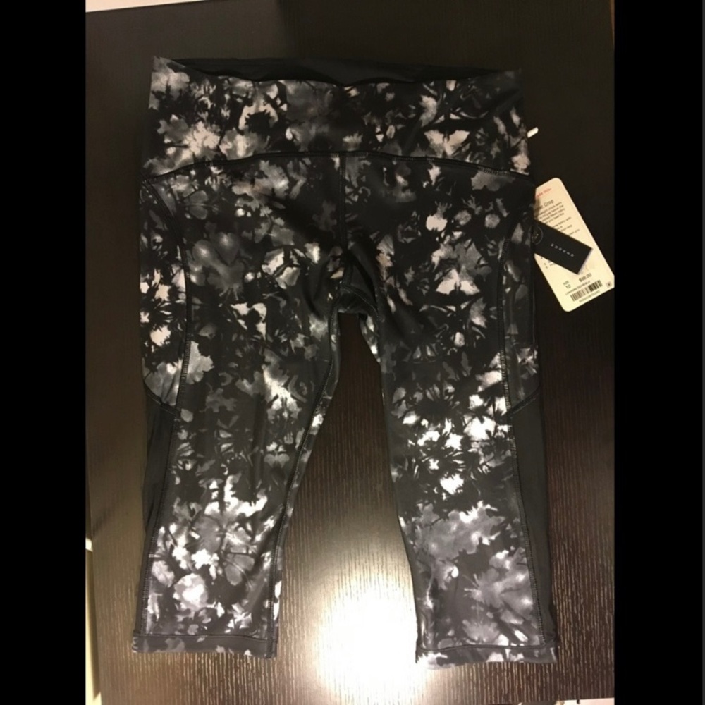 NWT lululemon crop leggings size 10